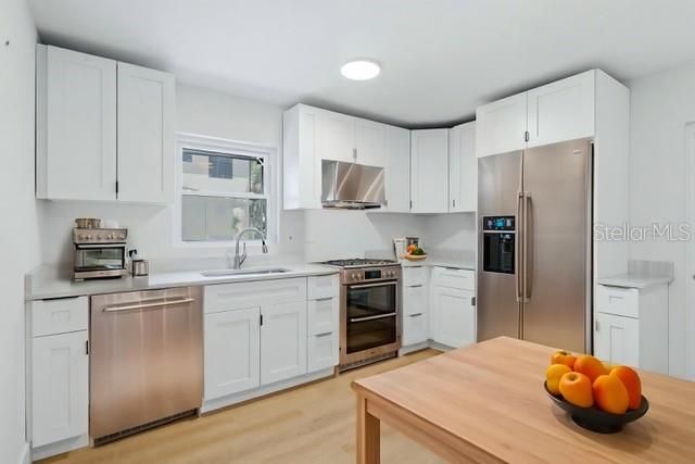 For Sale: $315,000 (3 beds, 1 baths, 965 Square Feet)