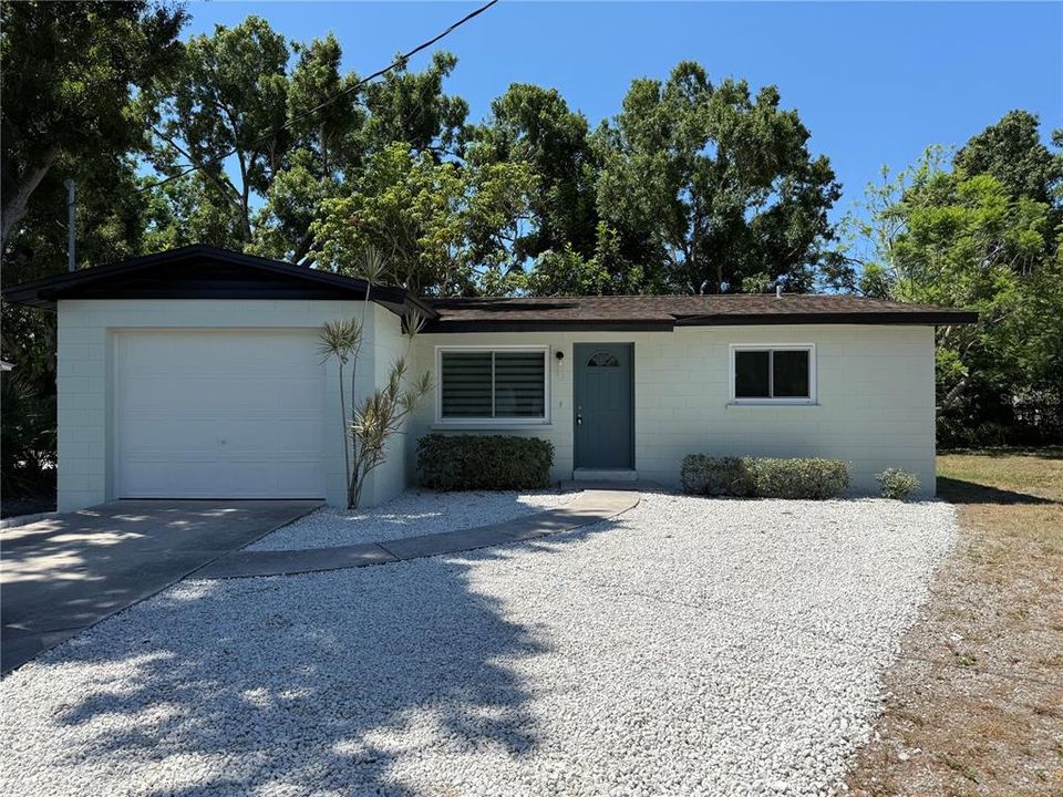 For Sale: $315,000 (3 beds, 1 baths, 965 Square Feet)