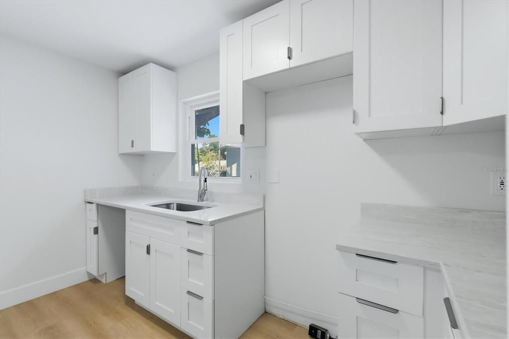 For Sale: $315,000 (3 beds, 1 baths, 965 Square Feet)