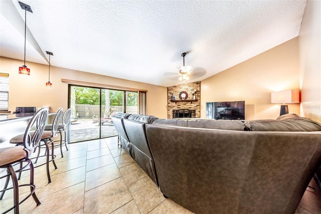 En Venta: $1,199,000 (5 camas, 3 baños, 2704 Pies cuadrados)