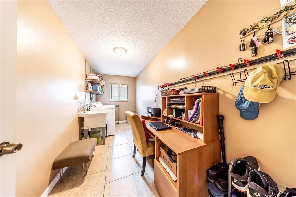 En Venta: $1,199,000 (5 camas, 3 baños, 2704 Pies cuadrados)
