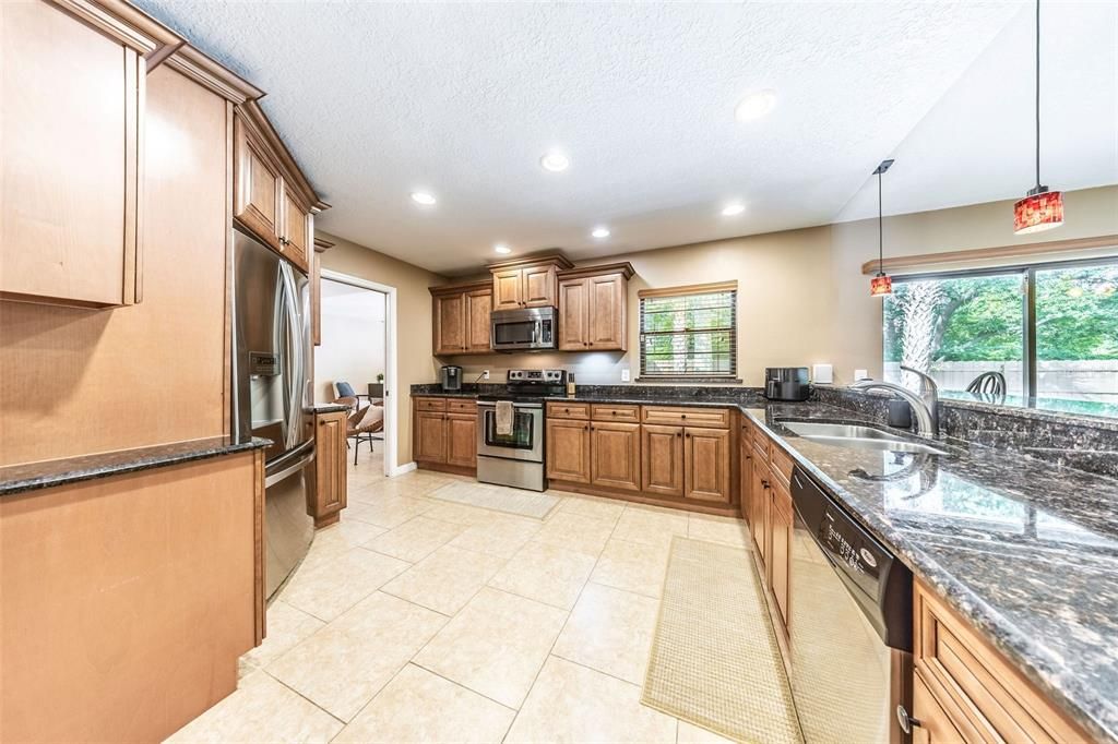 En Venta: $1,199,000 (5 camas, 3 baños, 2704 Pies cuadrados)