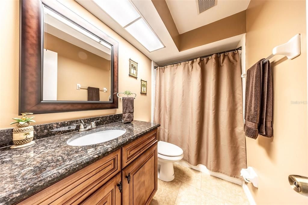 En Venta: $1,199,000 (5 camas, 3 baños, 2704 Pies cuadrados)