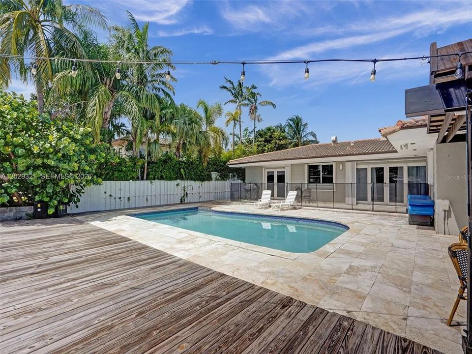 For Rent: $13,750 (4 beds, 3 baths, 2115 Square Feet)
