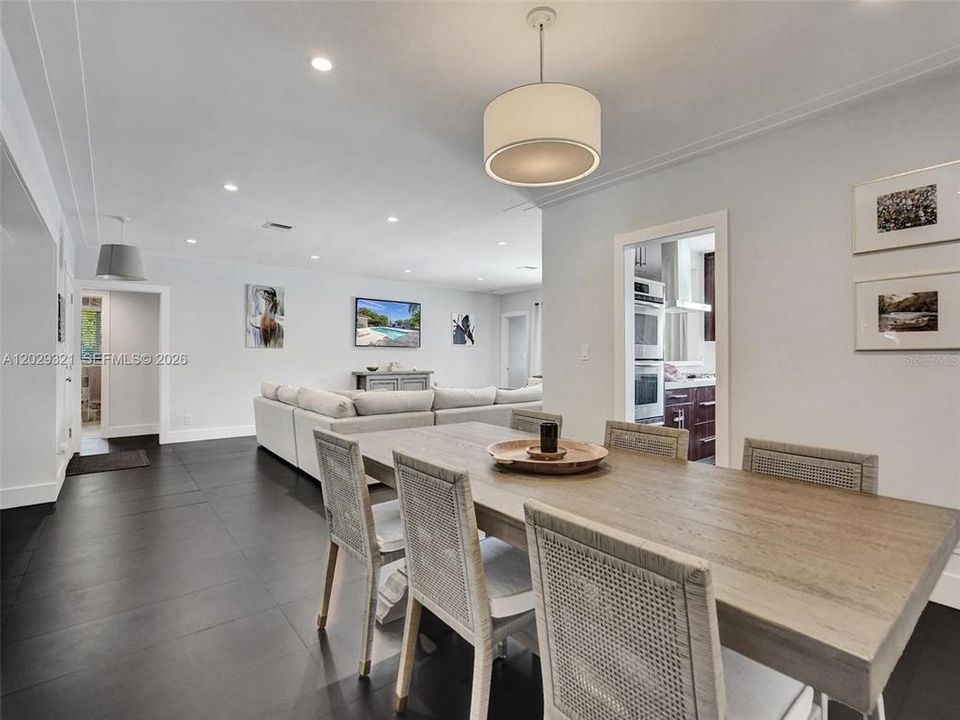 For Rent: $13,750 (4 beds, 3 baths, 2115 Square Feet)