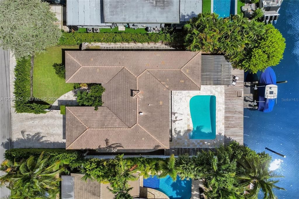 For Rent: $13,750 (4 beds, 3 baths, 2115 Square Feet)