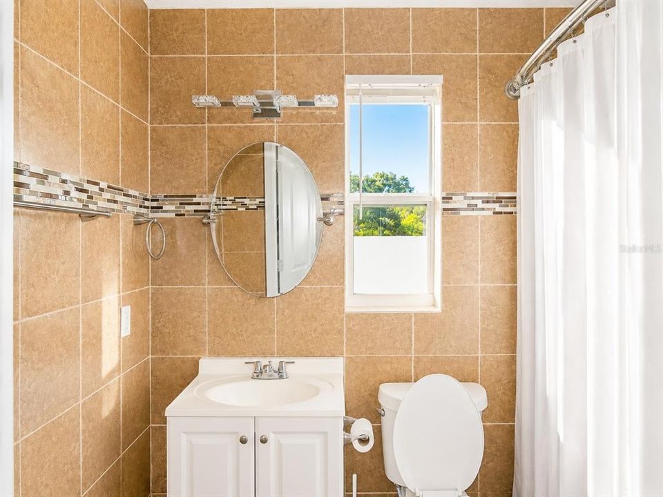 На продажу: $400,000 (3 спален, 2 ванн, 1238 Квадратных фут)