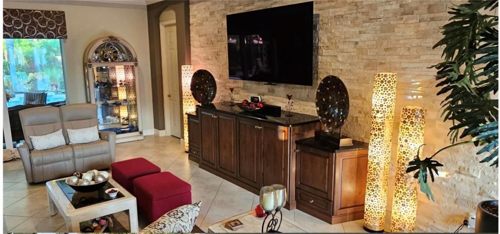 For Sale: $787,300 (3 beds, 3 baths, 2711 Square Feet)