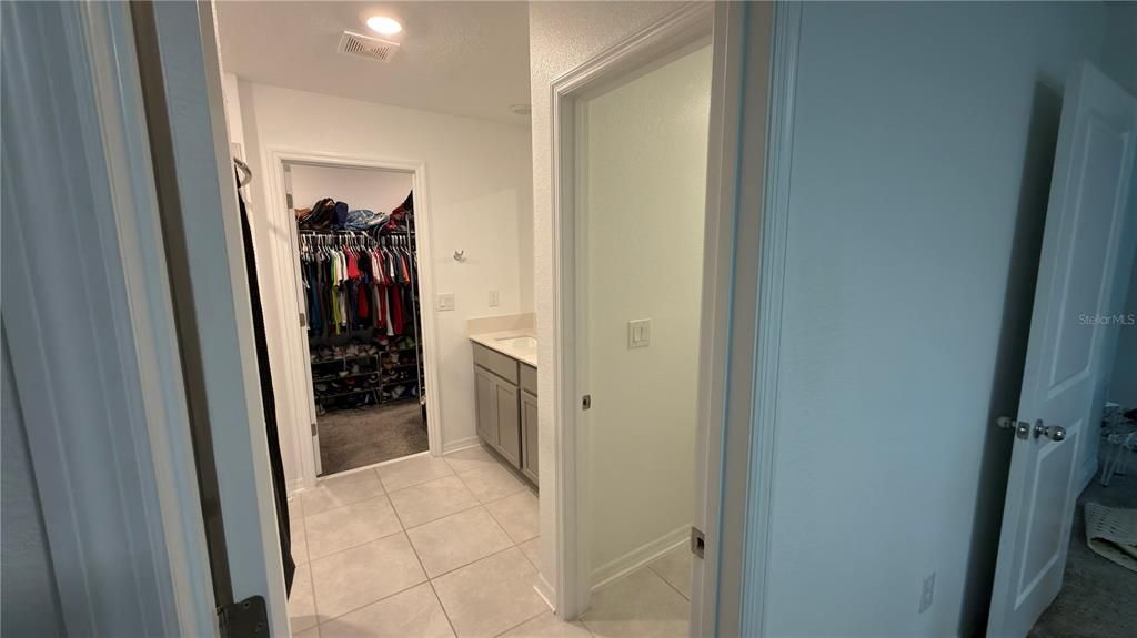 For Sale: $320,000 (4 beds, 2 baths, 1931 Square Feet)