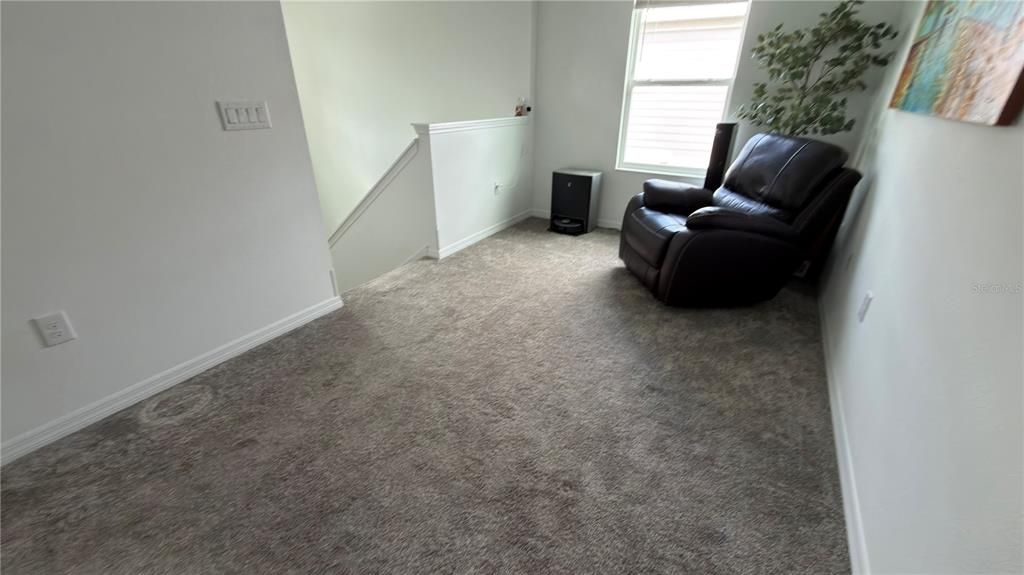 For Sale: $320,000 (4 beds, 2 baths, 1931 Square Feet)