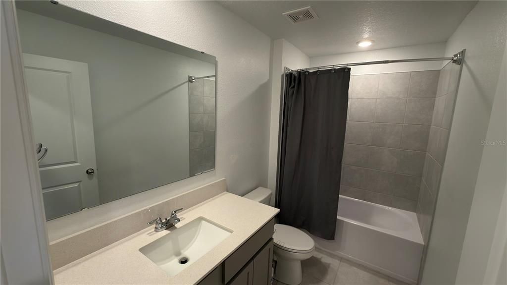 For Sale: $320,000 (4 beds, 2 baths, 1931 Square Feet)