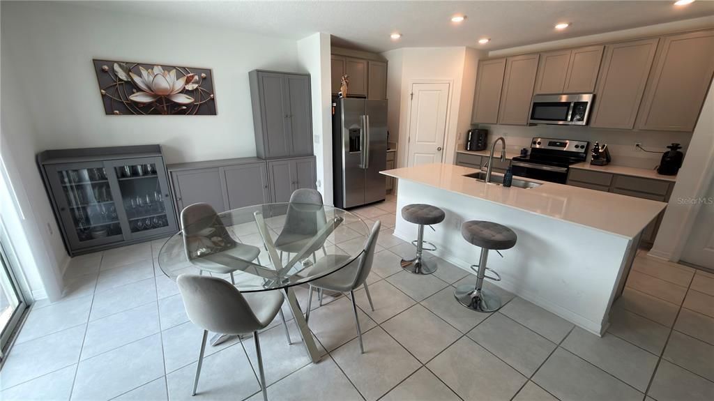 For Sale: $320,000 (4 beds, 2 baths, 1931 Square Feet)