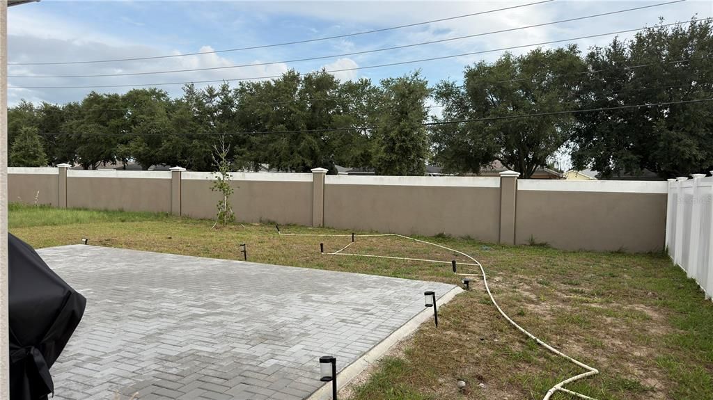 For Sale: $320,000 (4 beds, 2 baths, 1931 Square Feet)