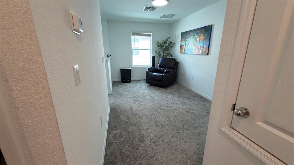 For Sale: $320,000 (4 beds, 2 baths, 1931 Square Feet)