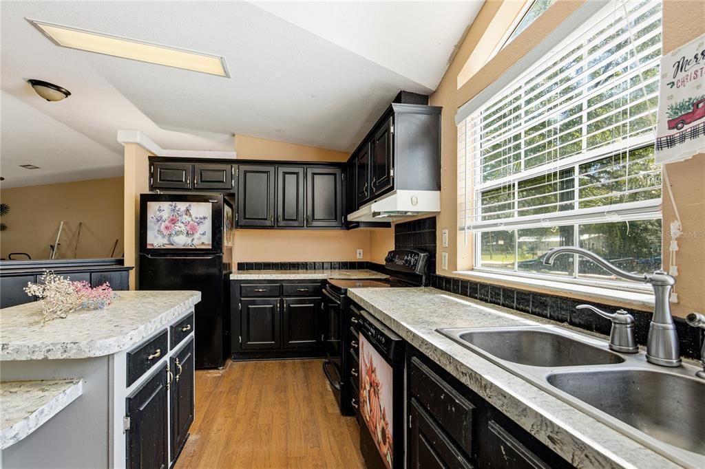 For Sale: $149,000 (3 beds, 2 baths, 1620 Square Feet)