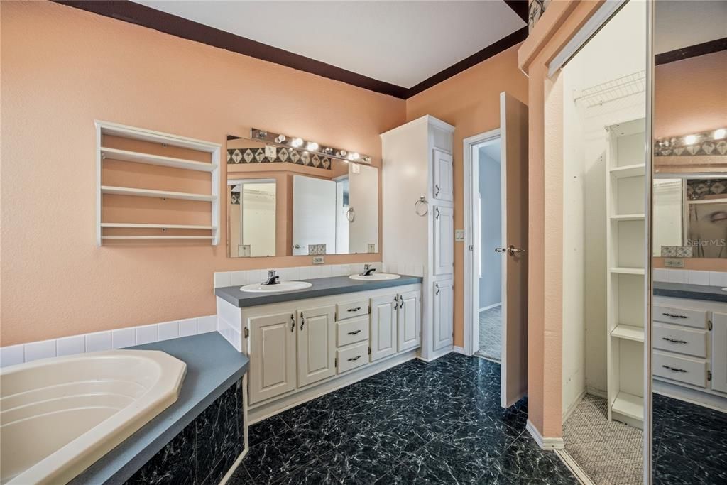 For Sale: $149,000 (3 beds, 2 baths, 1620 Square Feet)