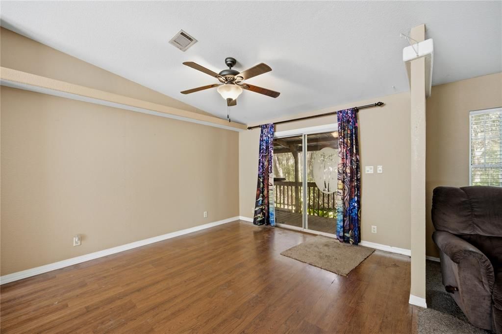For Sale: $149,000 (3 beds, 2 baths, 1620 Square Feet)