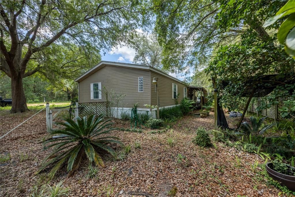 For Sale: $149,000 (3 beds, 2 baths, 1620 Square Feet)