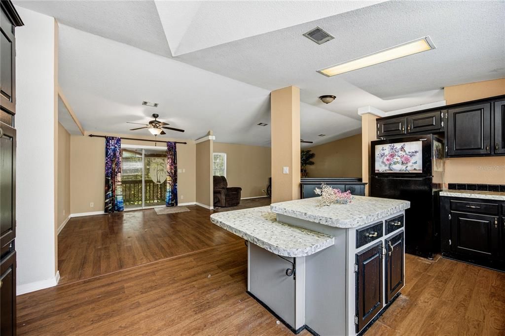 For Sale: $149,000 (3 beds, 2 baths, 1620 Square Feet)