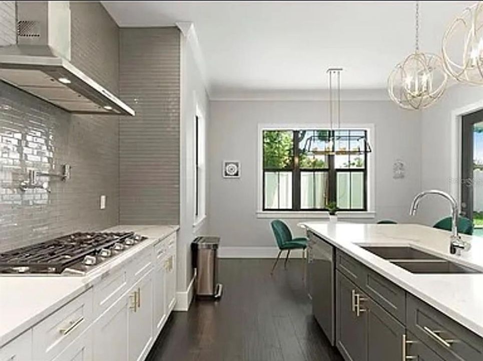 For Rent: $8,295 (4 beds, 5 baths, 3295 Square Feet)