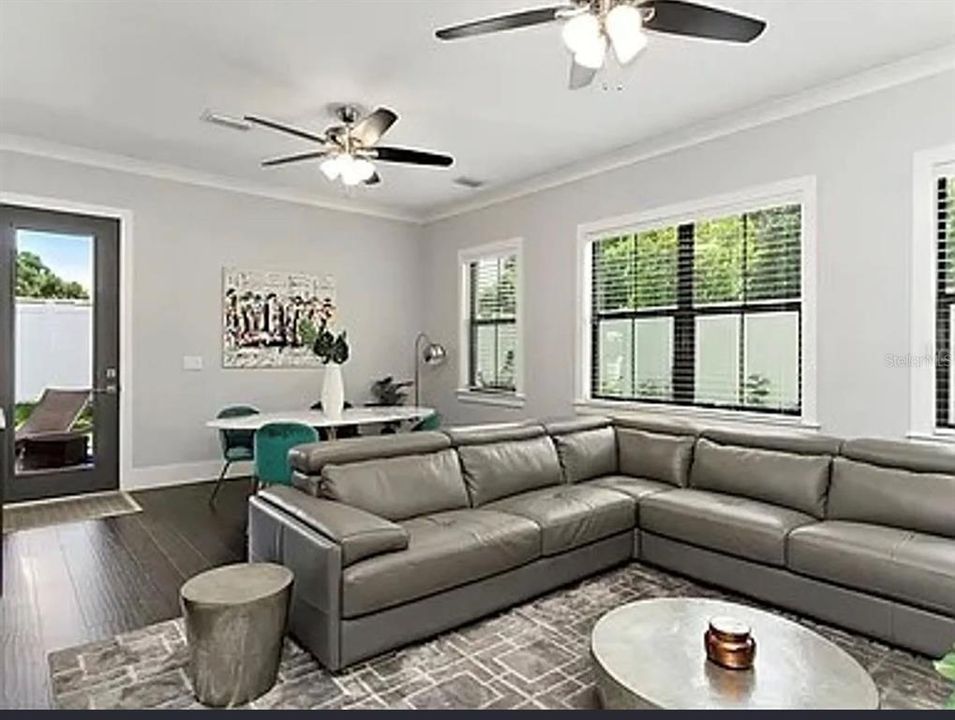 For Rent: $8,295 (4 beds, 5 baths, 3295 Square Feet)