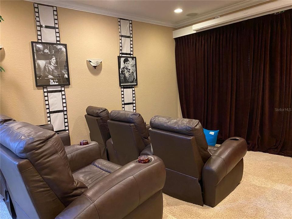 В аренду: $6,000 (4 спален, 3 ванн, 4508 Квадратных фут)