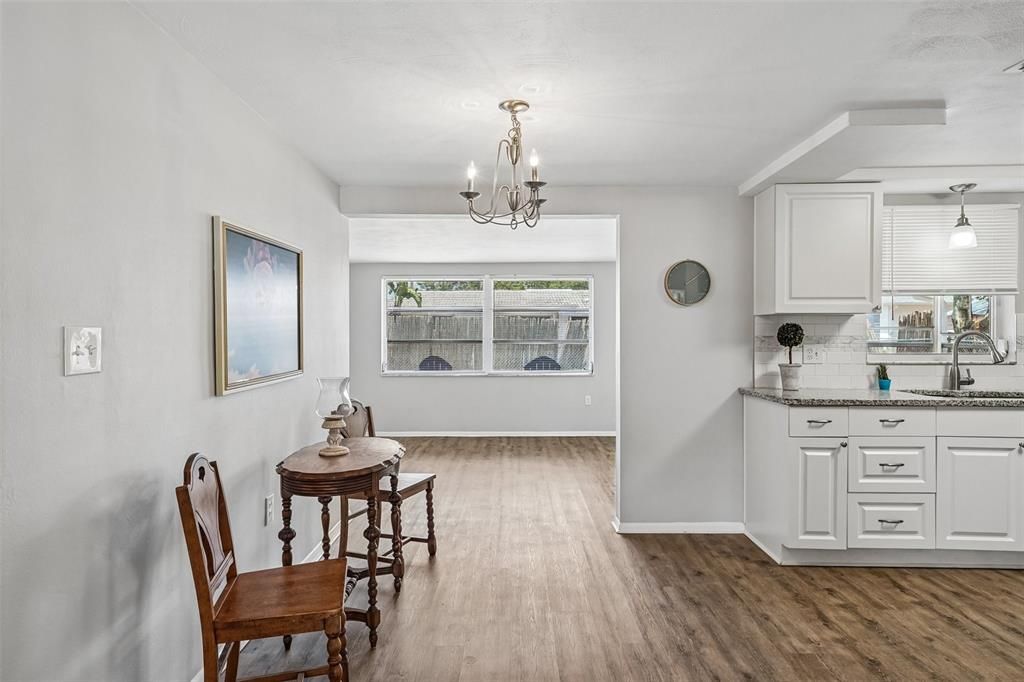 For Sale: $247,900 (2 beds, 2 baths, 1060 Square Feet)