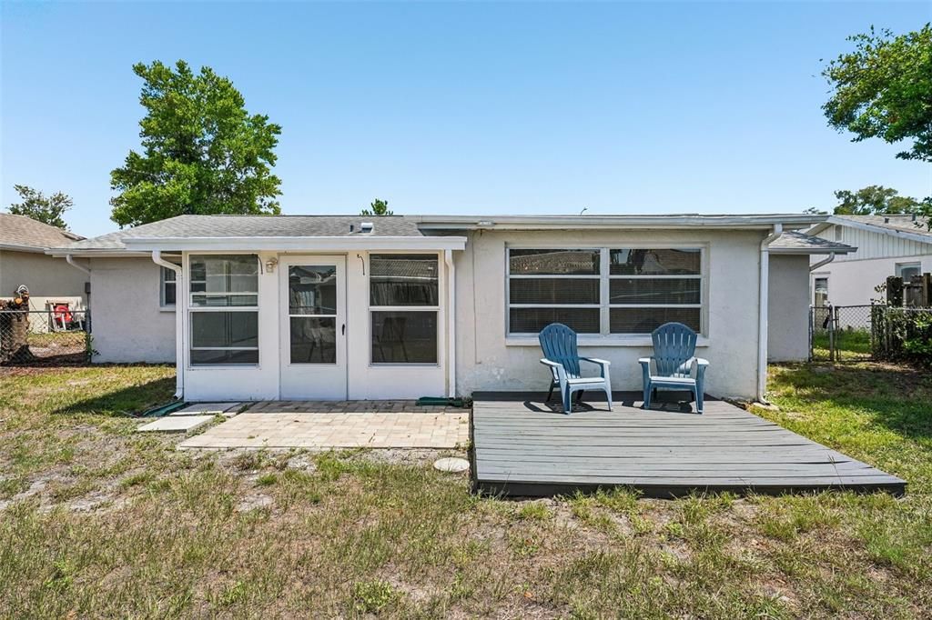 For Sale: $247,900 (2 beds, 2 baths, 1060 Square Feet)