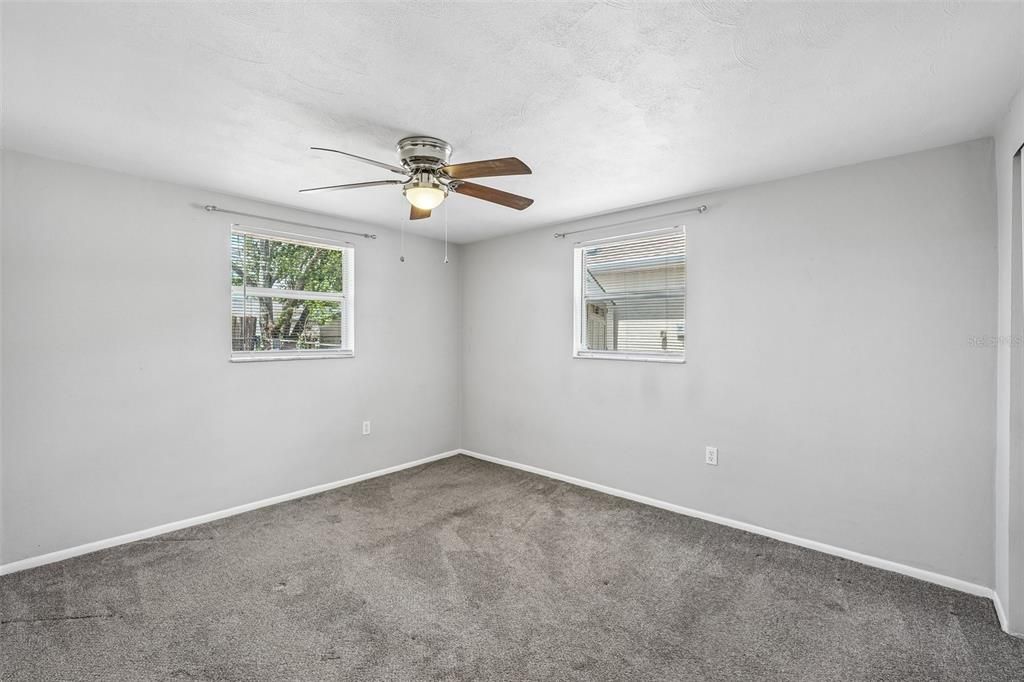For Sale: $247,900 (2 beds, 2 baths, 1060 Square Feet)