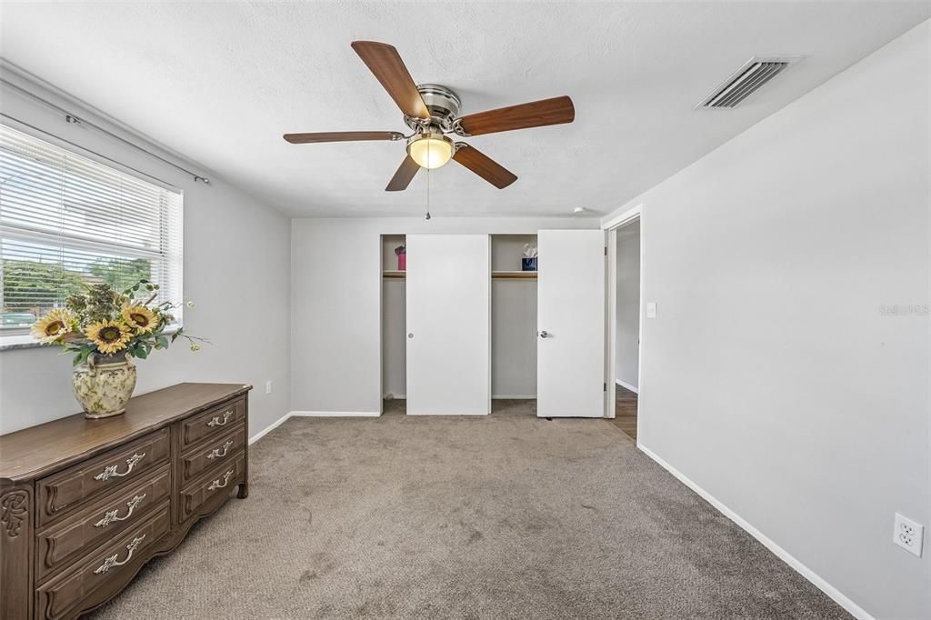For Sale: $247,900 (2 beds, 2 baths, 1060 Square Feet)