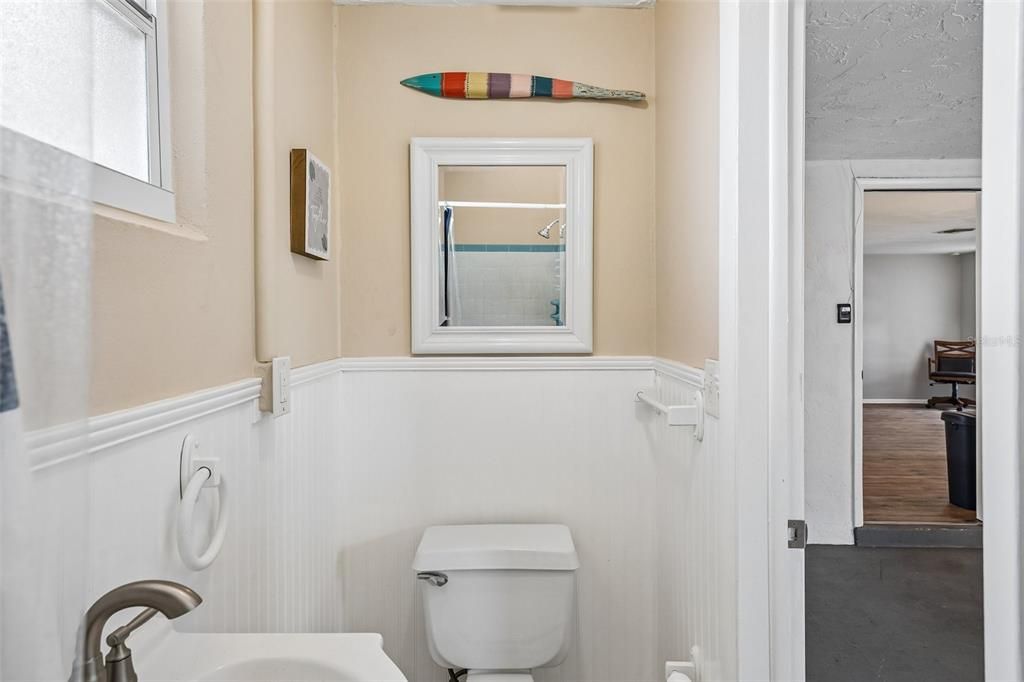 For Sale: $247,900 (2 beds, 2 baths, 1060 Square Feet)