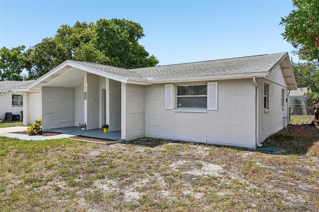 For Sale: $247,900 (2 beds, 2 baths, 1060 Square Feet)