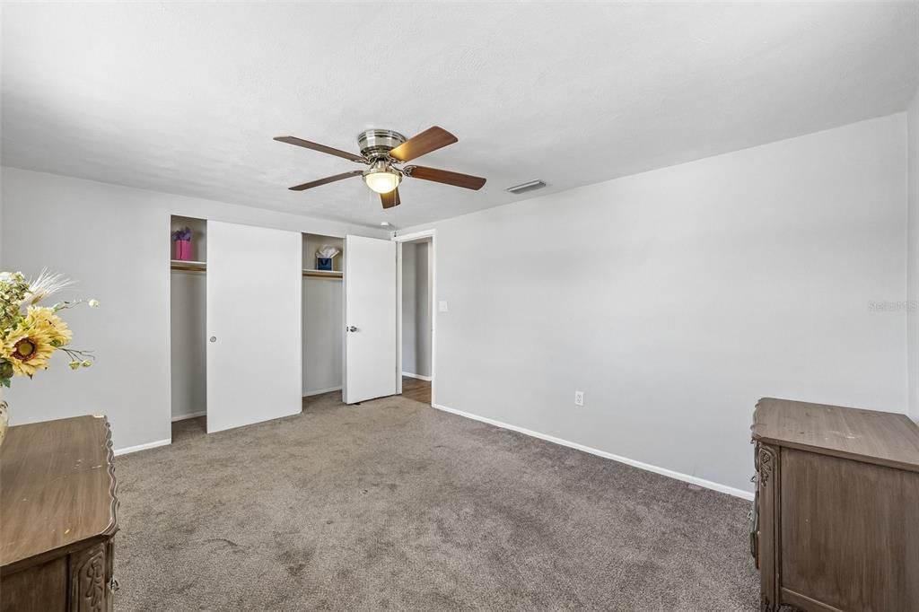 For Sale: $247,900 (2 beds, 2 baths, 1060 Square Feet)