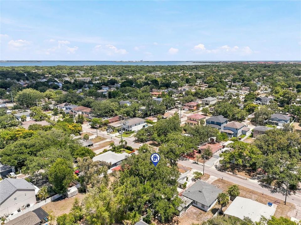 Activo con contrato: $549,990 (4 camas, 3 baños, 1641 Pies cuadrados)