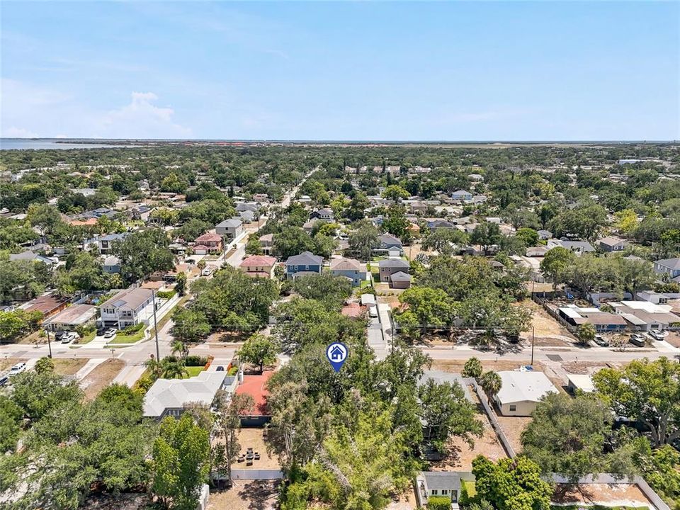Activo con contrato: $549,990 (4 camas, 3 baños, 1641 Pies cuadrados)