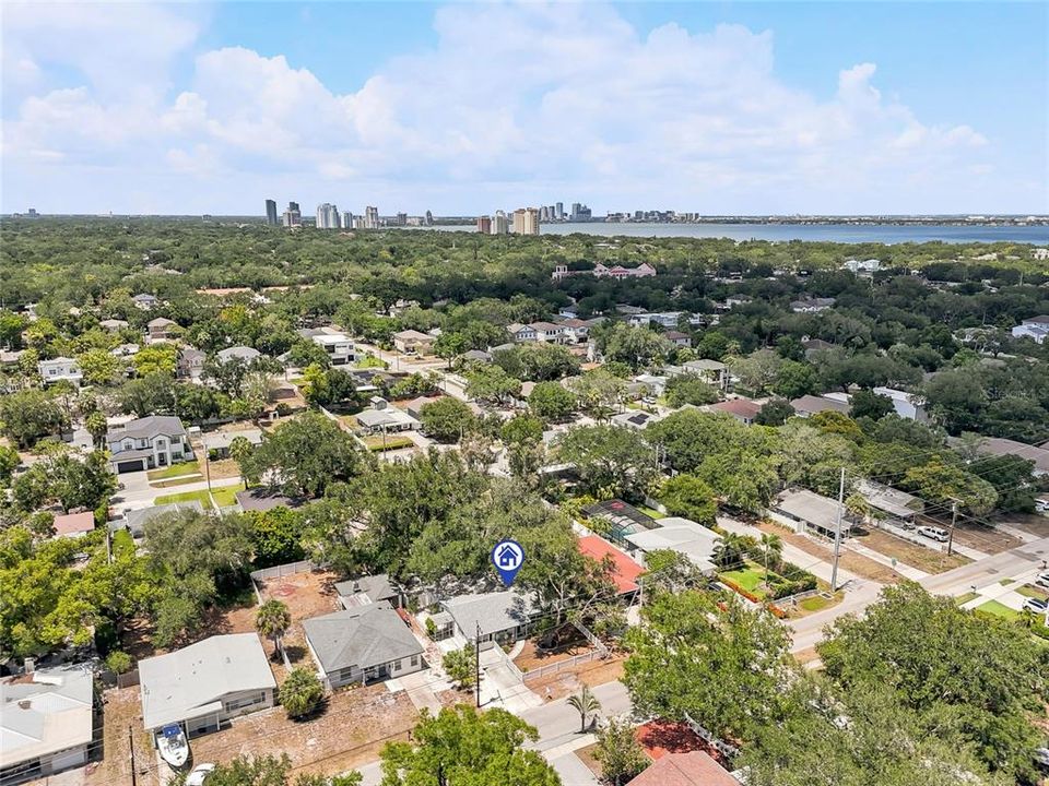 Activo con contrato: $549,990 (4 camas, 3 baños, 1641 Pies cuadrados)
