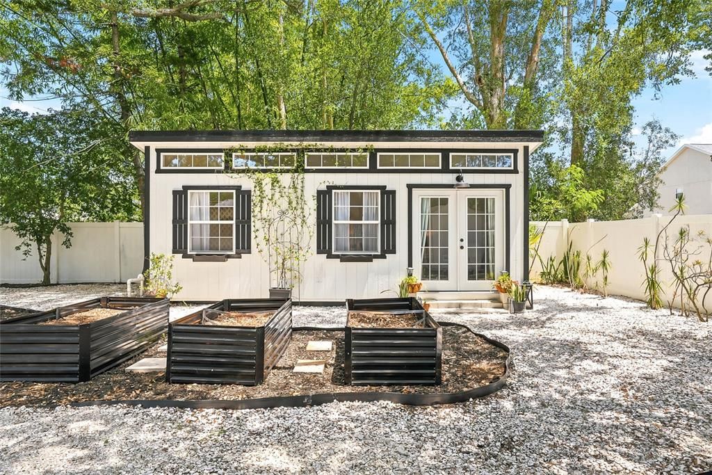 Activo con contrato: $549,990 (4 camas, 3 baños, 1641 Pies cuadrados)