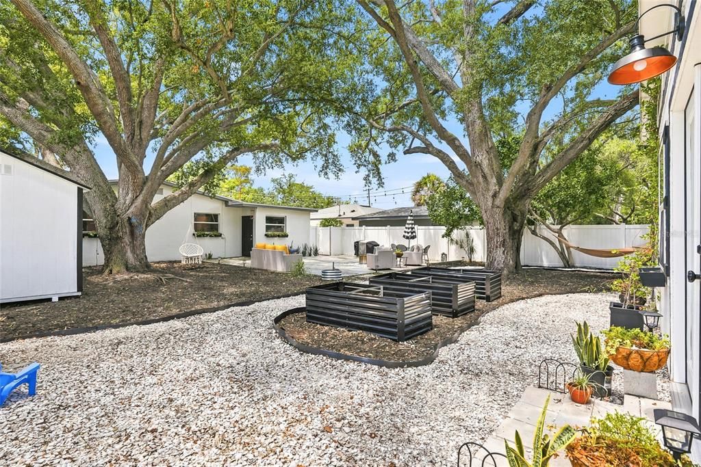 Activo con contrato: $549,990 (4 camas, 3 baños, 1641 Pies cuadrados)