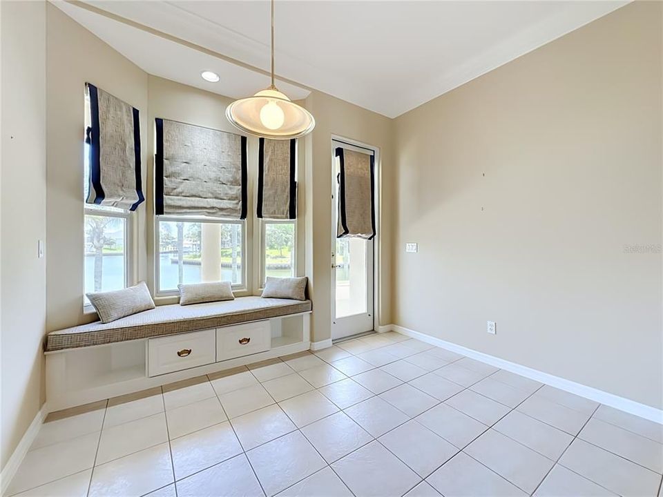 For Sale: $699,000 (4 beds, 2 baths, 2383 Square Feet)