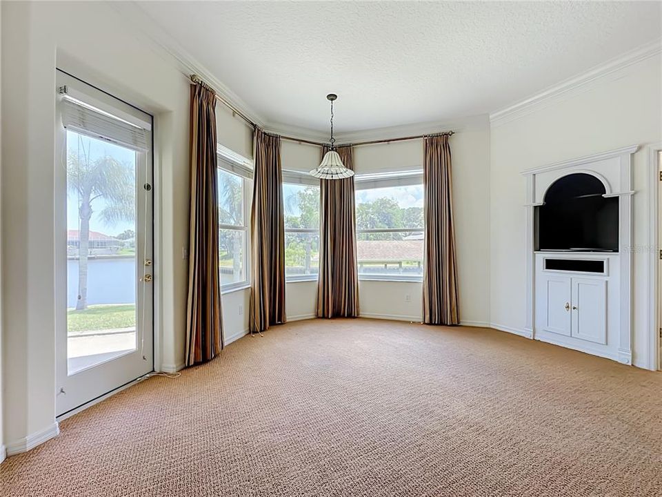 For Sale: $699,000 (4 beds, 2 baths, 2383 Square Feet)