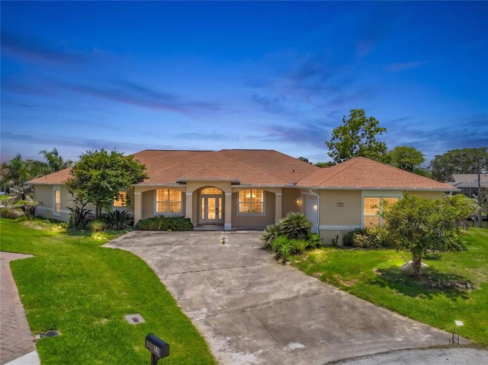 For Sale: $699,000 (4 beds, 2 baths, 2383 Square Feet)