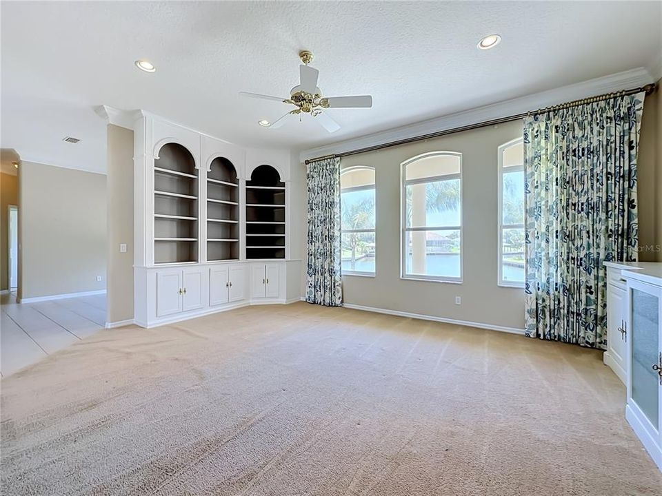 For Sale: $699,000 (4 beds, 2 baths, 2383 Square Feet)