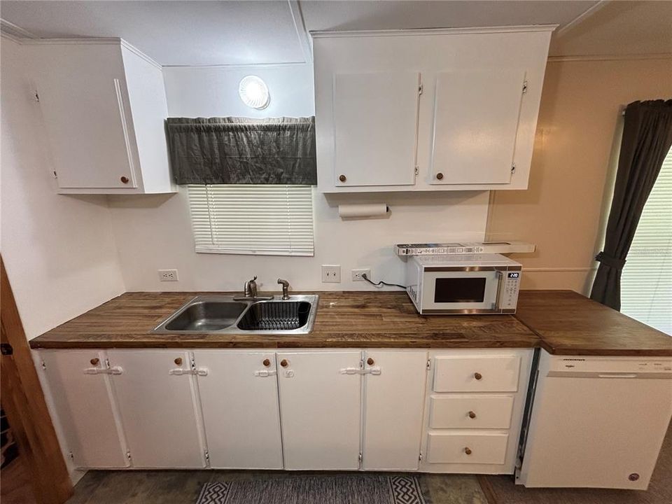 На продажу: $109,900 (3 спален, 2 ванн, 960 Квадратных фут)