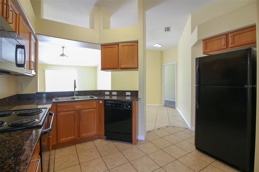 For Rent: $2,100 (4 beds, 2 baths, 1544 Square Feet)
