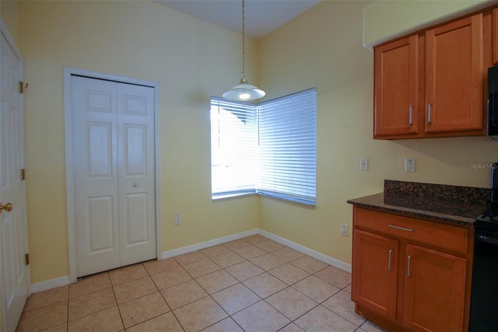 For Rent: $2,100 (4 beds, 2 baths, 1544 Square Feet)