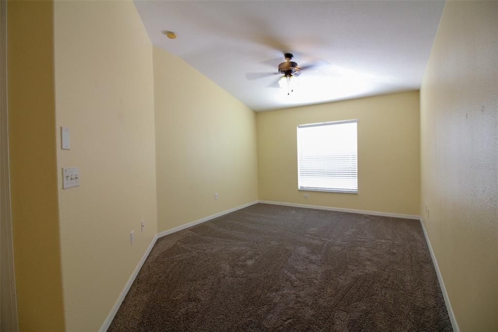 For Rent: $2,100 (4 beds, 2 baths, 1544 Square Feet)
