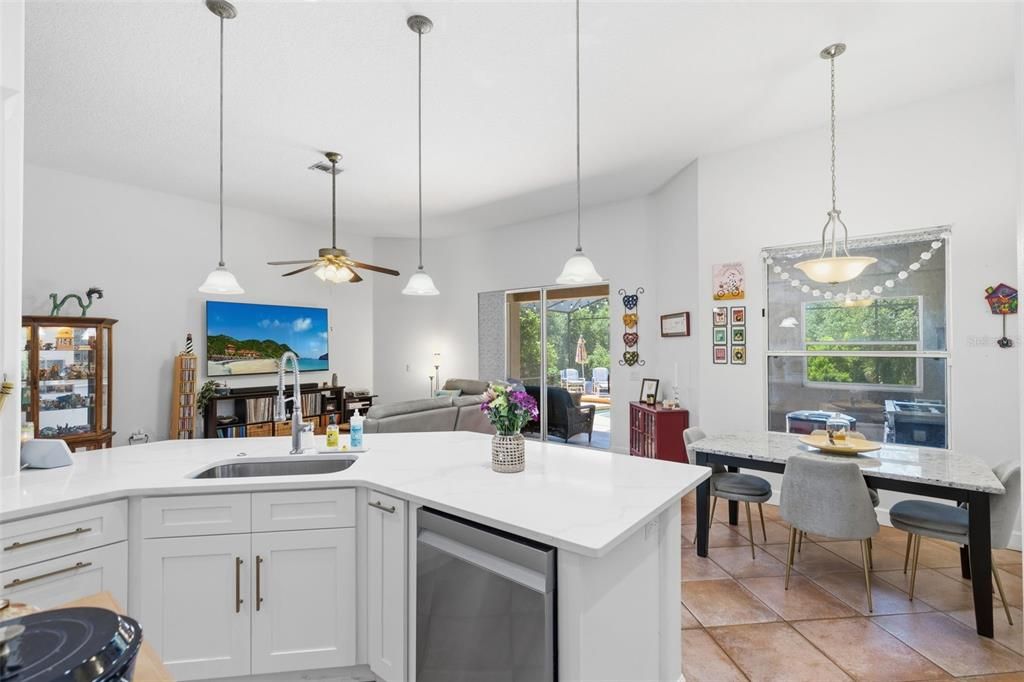 En Venta: $739,000 (4 camas, 3 baños, 2684 Pies cuadrados)
