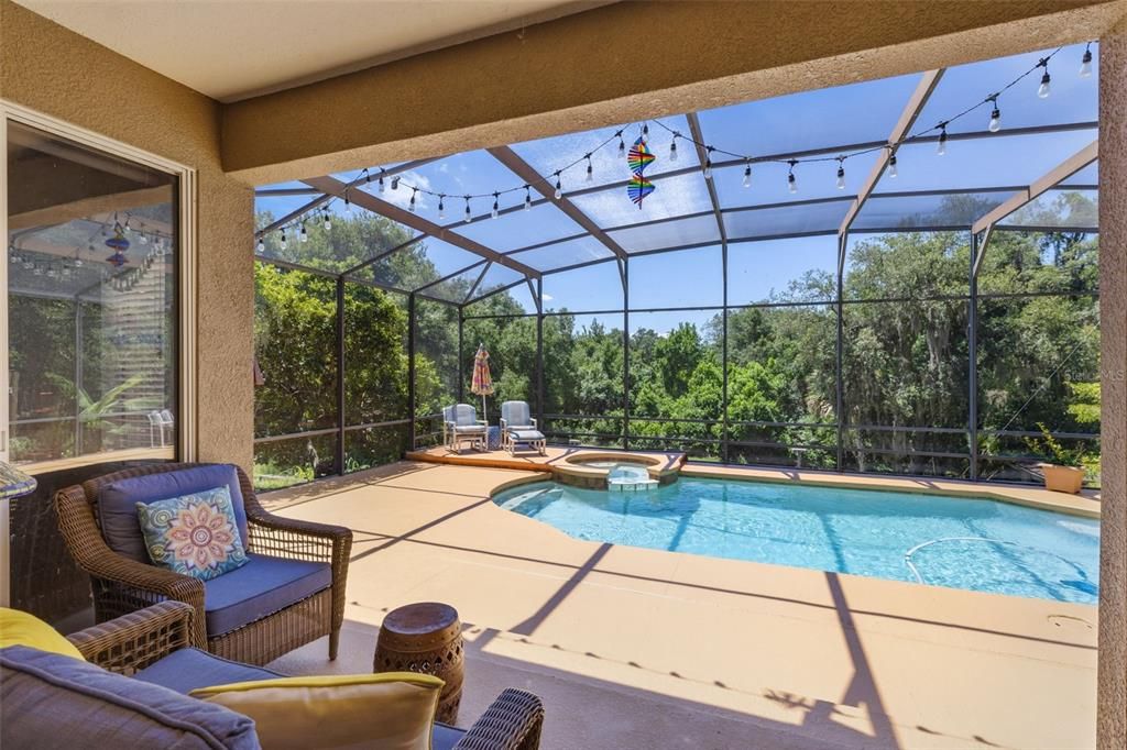 En Venta: $739,000 (4 camas, 3 baños, 2684 Pies cuadrados)
