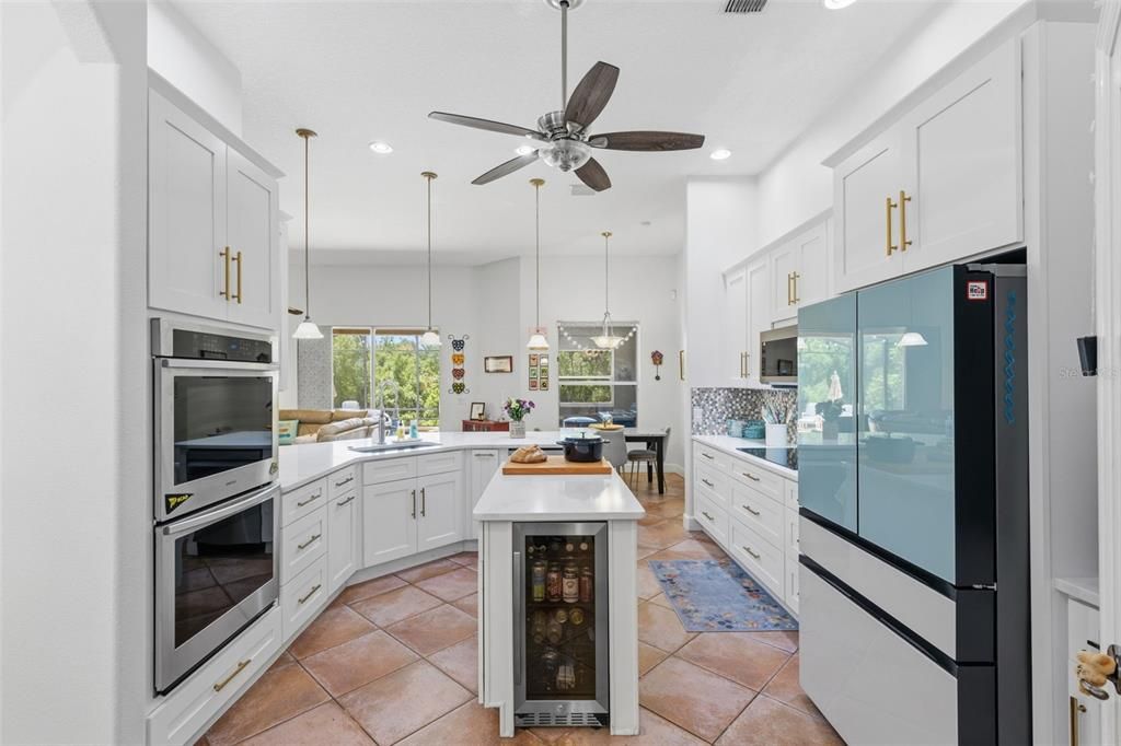 En Venta: $739,000 (4 camas, 3 baños, 2684 Pies cuadrados)