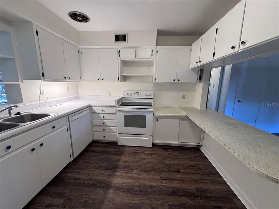 For Rent: $1,795 (2 beds, 2 baths, 1161 Square Feet)